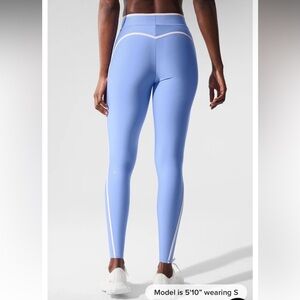 NWT Alo Yoga Airlift High Waist Charger 7/8 Legging Pants in crystal clear blue